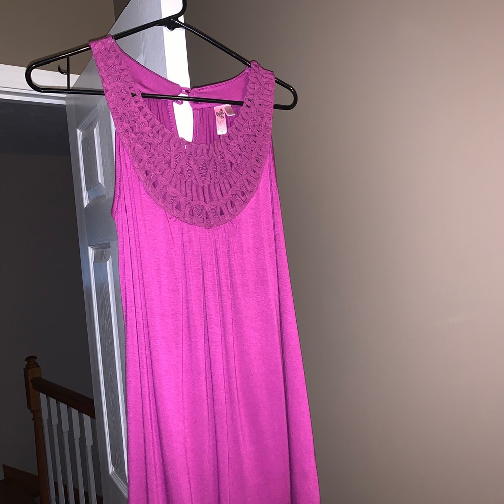 purple tank top